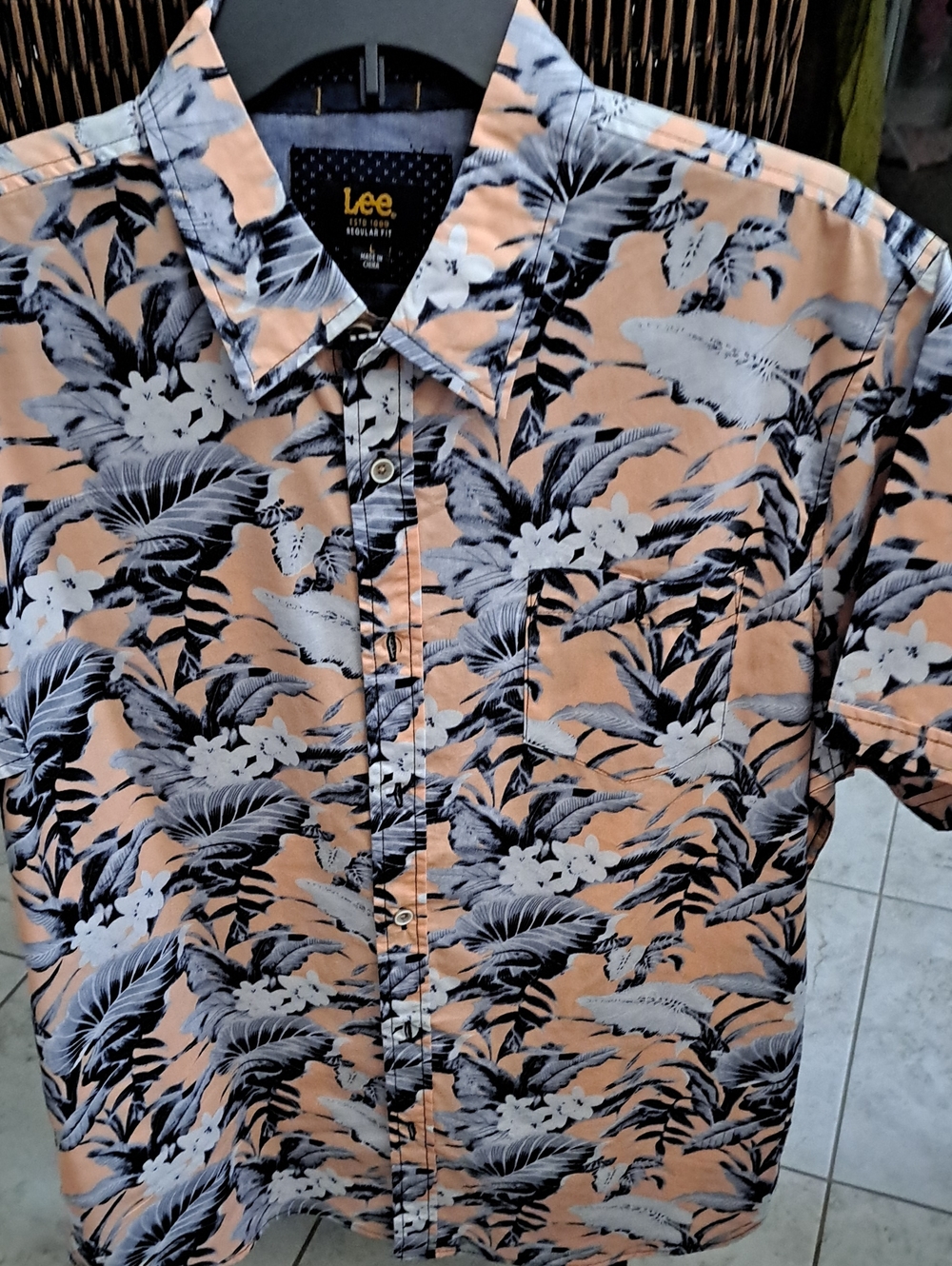 Lee Men's Peach and Black Tropical Button-Down Shirt